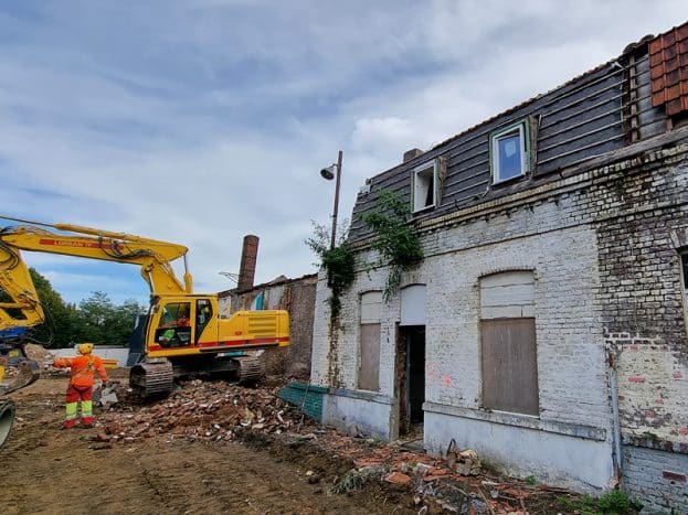 Déconstruction d'une courée dans le cadre du programme 7ème tranche RHI
